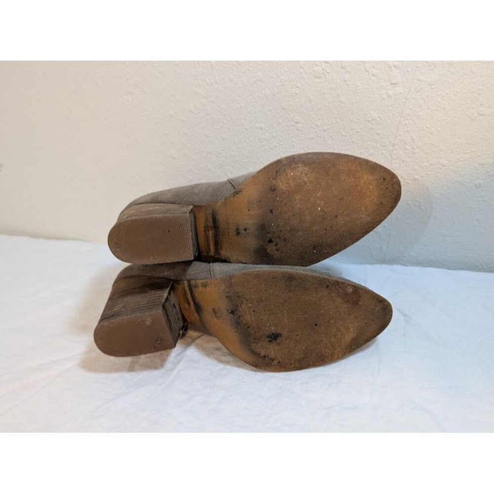 Crown Vintage women's size 11 beige suede leather ankle bootie, boots, tan - Picture 8 of 8
